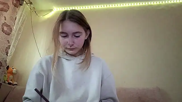 Nymera flare online show from 17, 9, 2025