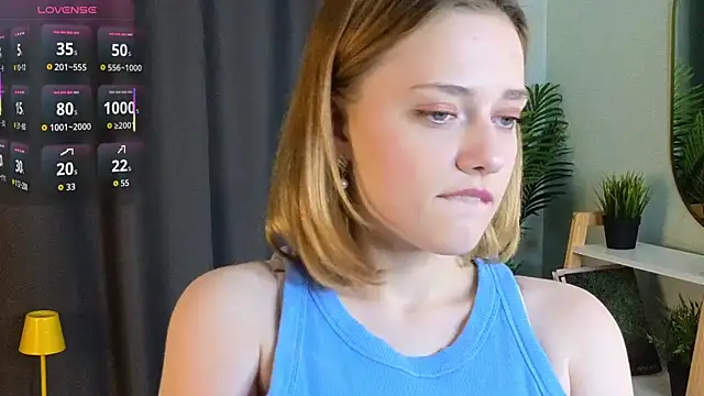 HollieCollelo online show from 13, 11, 2025