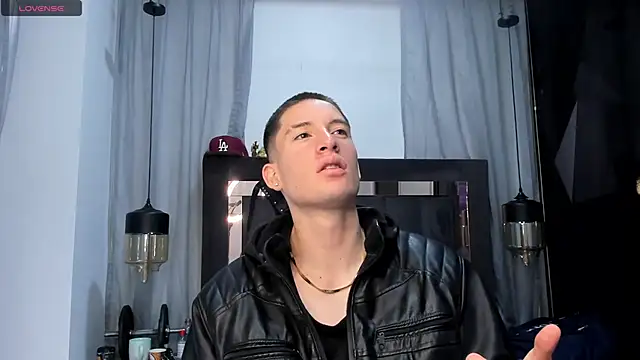 Snapshot of HunterHeat_ chatting on 20, 4, 2026 HunterHeat online show from 20, 4, 2026