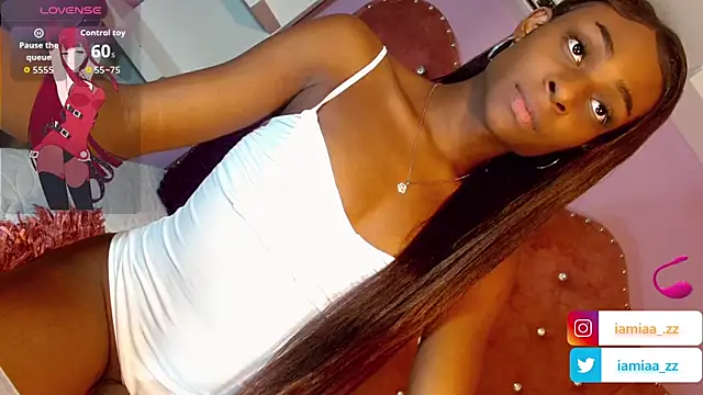 Snapshot of MariahMendezz chatting on 25, 11, 2025 MariahMendezz online show from 25, 11, 2025