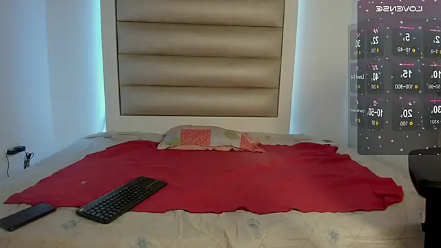 Luna and lindsy online show from 27, 11, 2025