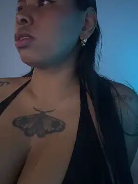 Snapshot of Michluxe_69 chatting on 23, 12, 2025 Michluxe 69 online show from 23, 12, 2025