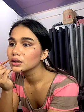 Snapshot of AngelHille chatting on 15, 10, 2025 AngelHille online show from 15, 10, 2025