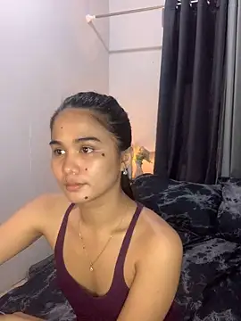 Snapshot of AngelHille chatting on 6, 11, 2025 AngelHille online show from 6, 11, 2025