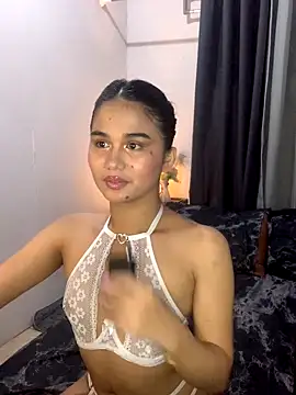 Snapshot of AngelHille chatting on 13, 11, 2025 AngelHille online show from 13, 11, 2025