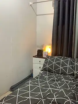 Snapshot of AngelHille chatting on 17, 12, 2025 AngelHille online show from 17, 12, 2025