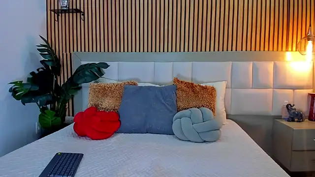 Roseaurora online show from 19, 1, 2026