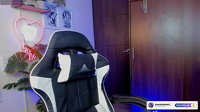 Snapshot of diamond_dustt chatting on 13, 9, 2025 diamond dustt online show from 13, 9, 2025