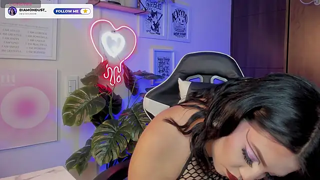 Snapshot of diamond_dustt chatting on 24, 9, 2025 diamond dustt online show from 24, 9, 2025