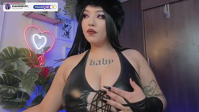 Snapshot of diamond_dustt chatting on 8, 10, 2025 diamond dustt online show from 8, 10, 2025