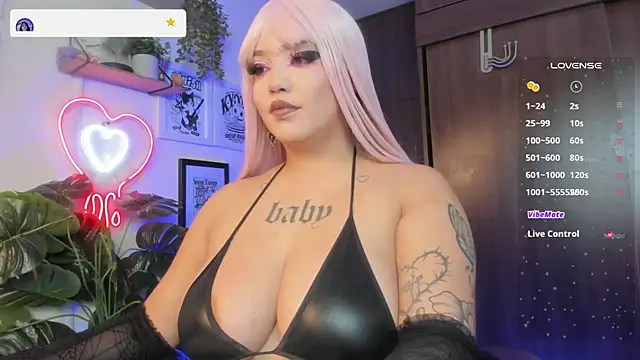 Snapshot of diamond_dustt chatting on 12, 11, 2025 diamond dustt online show from 12, 11, 2025