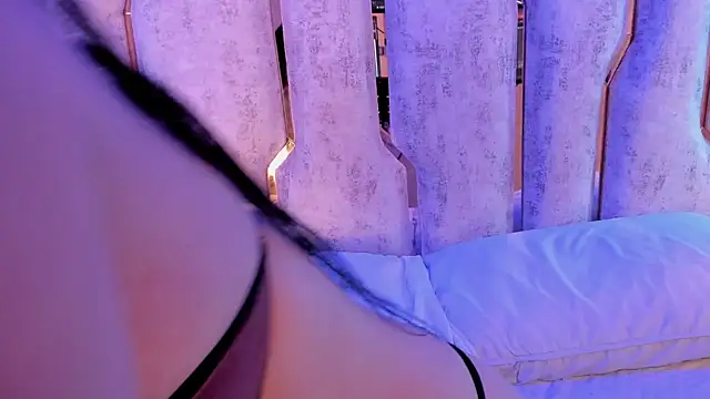 Snapshot of violet_sm chatting on 31, 10, 2025 violet sm online show from 31, 10, 2025