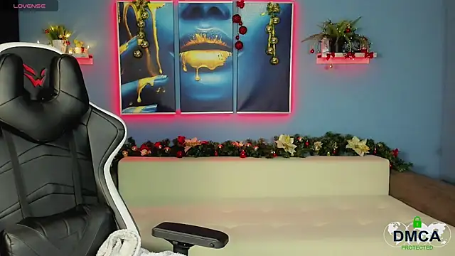 Roxy foxi online show from 4, 12, 2025