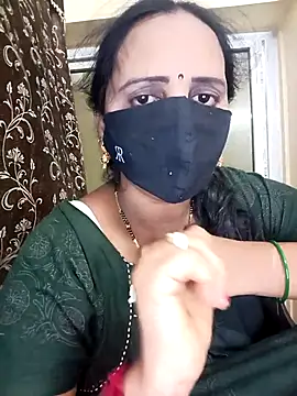 Snapshot of Mee_harini-telugupilla chatting on 4, 12, 2025 Mee harini-telugupilla online show from 4, 12, 2025