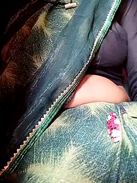 Snapshot of cutrashmi_hot47 chatting on 16, 12, 2025 cutrashmi hot47 online show from 16, 12, 2025