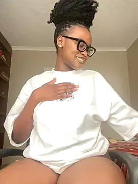 Moonzy77 online show from 16, 10, 2025