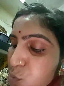 Snapshot of LUCKY_cut chatting on 2, 4, 2026 LUCKY cut online show from 2, 4, 2026