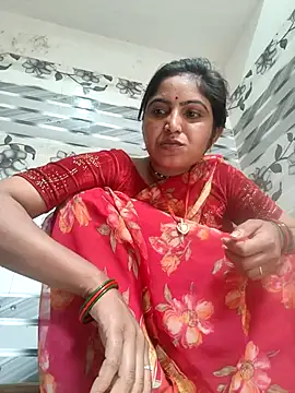 Snapshot of LUCKY_cut chatting on 9, 4, 2026 LUCKY cut online show from 9, 4, 2026