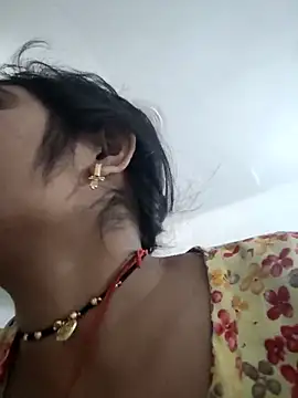 Snapshot of LUCKY_cut chatting on 11, 4, 2026 LUCKY cut online show from 11, 4, 2026