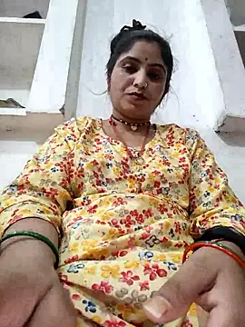 Snapshot of LUCKY_cut chatting on 12, 4, 2026 LUCKY cut online show from 12, 4, 2026