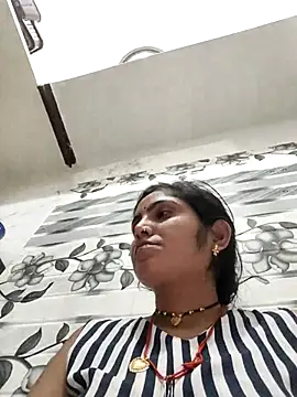 Snapshot of LUCKY_cut chatting on 14, 4, 2026 LUCKY cut online show from 14, 4, 2026