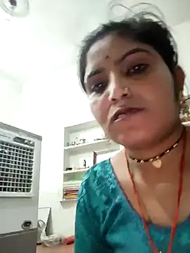 Snapshot of LUCKY_cut chatting on 18, 4, 2026 LUCKY cut online show from 18, 4, 2026