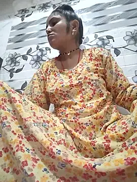 Snapshot of LUCKY_cut chatting on 21, 4, 2026 LUCKY cut online show from 21, 4, 2026