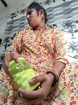 Snapshot of LUCKY_cut chatting on 22, 4, 2026 LUCKY cut online show from 22, 4, 2026