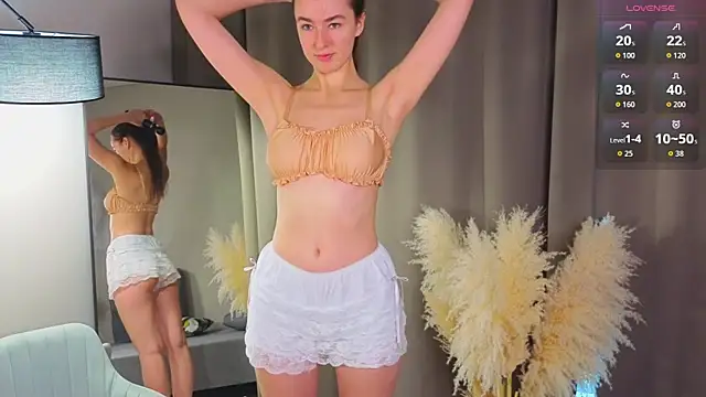 Snapshot of VincenzaGarigliano chatting on 6, 10, 2025 VincenzaGarigliano online show from 6, 10, 2025