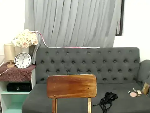 Snapshot of Misskatexx chatting on 17, 12, 2025 Misskatexx online show from 17, 12, 2025