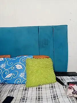 Snapshot of SweetSlenderChoc chatting on 26, 6, 2026 SweetSlenderChoc online show from 26, 6, 2026