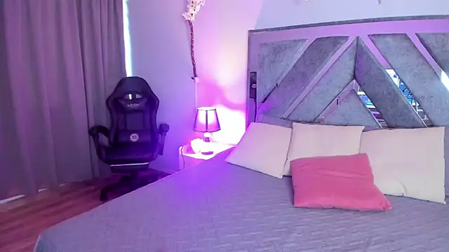 jasmincollin  online show from 8, 3, 2026