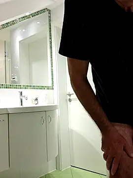 Snapshot of Oldmenhot66 chatting on 25, 9, 2025 Oldmenhot66 online show from 25, 9, 2025