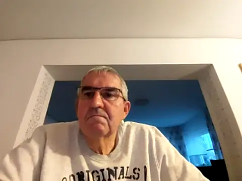 Snapshot of Oldmenhot66 chatting on 15, 10, 2025 Oldmenhot66 online show from 15, 10, 2025