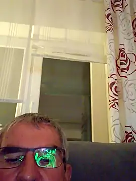 Snapshot of Oldmenhot66 chatting on 5, 11, 2025 Oldmenhot66 online show from 5, 11, 2025