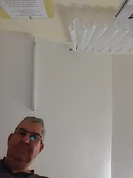 Oldmenhot66 online show from 3, 12, 2025