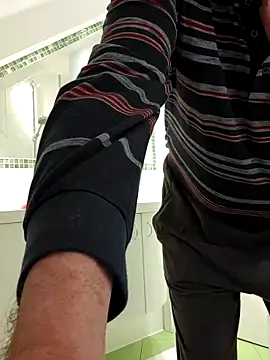 Snapshot of Oldmenhot66 chatting on 10, 4, 2026 Oldmenhot66 online show from 10, 4, 2026