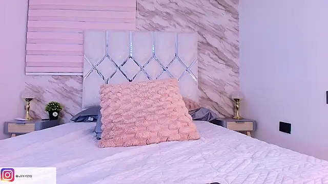 Snapshot of collet_1 chatting on 16, 4, 2026 collet 1 online show from 16, 4, 2026