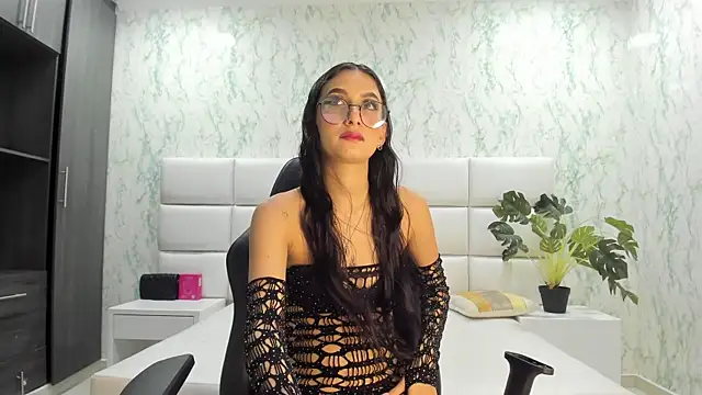 Snapshot of ValerySkinnyy chatting on 10, 10, 2025 ValerySkinnyy online show from 10, 10, 2025