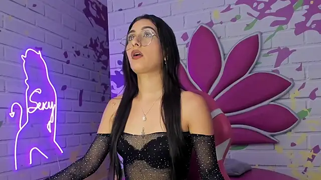 Snapshot of ValerySkinnyy chatting on 21, 11, 2025 ValerySkinnyy online show from 21, 11, 2025