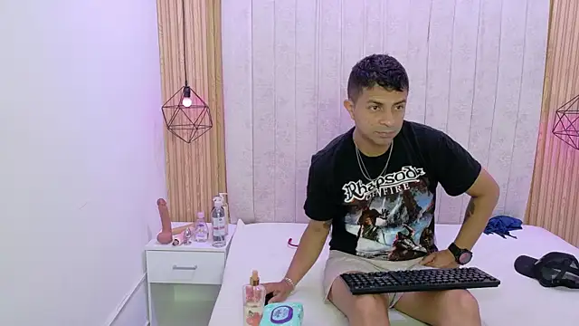 Snapshot of Kity_spiderr chatting on 5, 11, 2025 Kity spiderr online show from 5, 11, 2025