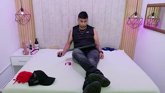 Snapshot of Kity_spiderr chatting on 8, 11, 2025 Kity spiderr online show from 8, 11, 2025