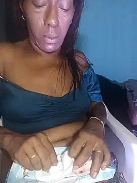 Snapshot of Kristal_Bronw_Lawren chatting on 7, 4, 2026 Kristal Bronw Lawren online show from 7, 4, 2026