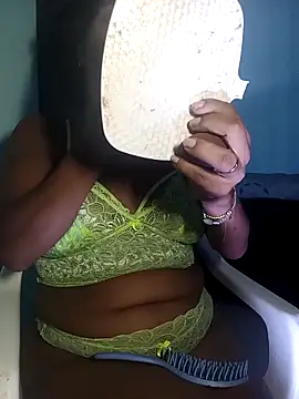 Snapshot of Kristal_Bronw_Lawren chatting on 10, 4, 2026 Kristal Bronw Lawren online show from 10, 4, 2026