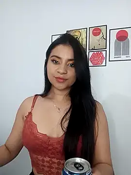 Snapshot of ValerieLove_ chatting on 4, 3, 2026 ValerieLove online show from 4, 3, 2026