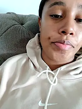 MoniqueMulberry online show from 2, 12, 2025