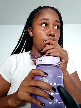 MoniqueMulberry online show from 18, 12, 2025