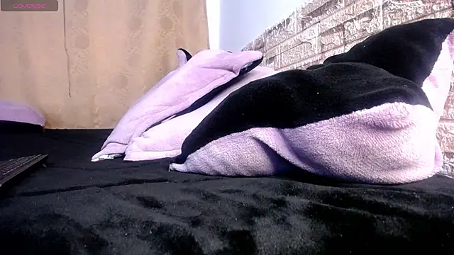 Snapshot of DaraKat18 chatting on 16, 4, 2026 DaraKat18 online show from 16, 4, 2026