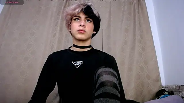 Snapshot of DaraKat18 chatting on 21, 4, 2026 DaraKat18 online show from 21, 4, 2026