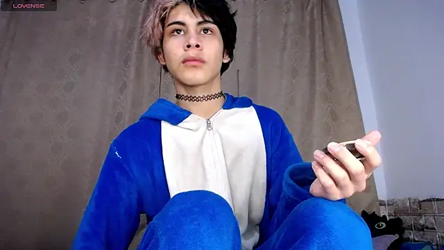 Snapshot of DaraKat18 chatting on 21, 4, 2026 DaraKat18 online show from 21, 4, 2026